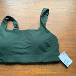 LULULEMON BRA SIZE 8 NWT